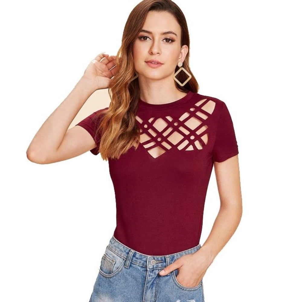 💕HOST PICK💕Maroon Elegant Geo Cut Out T Shirt